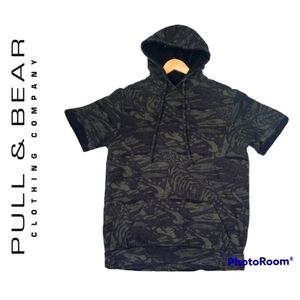 Pull & Bear Men's Shirt Hoodie. Size M.